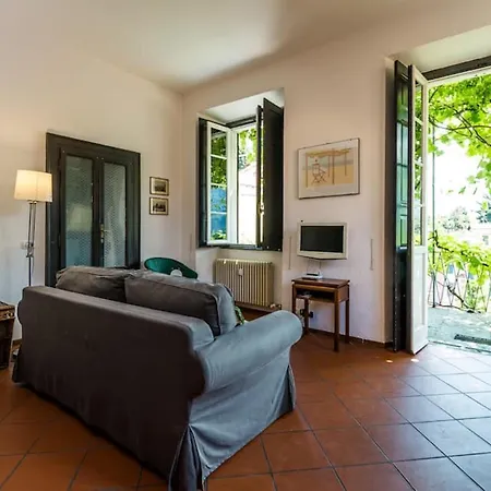 Terrace With A View! * Moltrasio